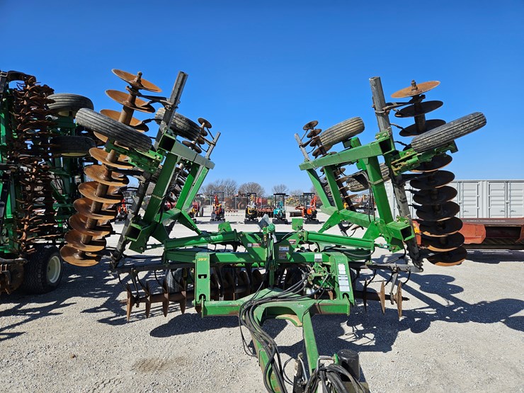 2010-john-deere-637-image-3