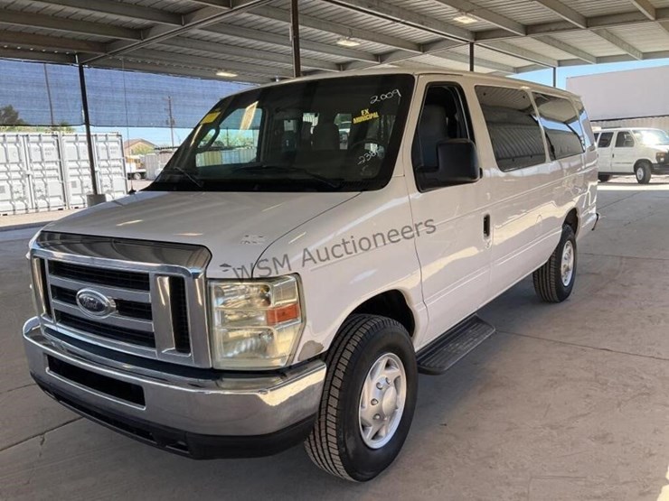 2009-ford-e350-image-4