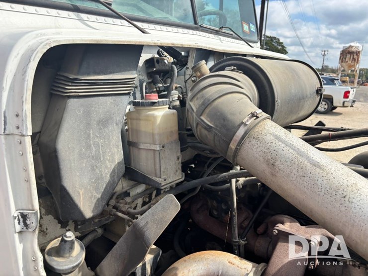 1994-freightliner-fld120-image-62