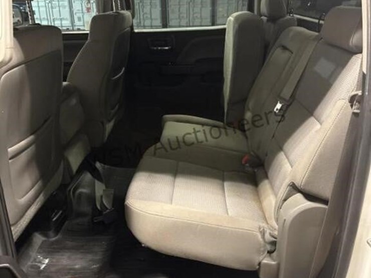 2015-chevrolet-silverado-2500hd-image-27