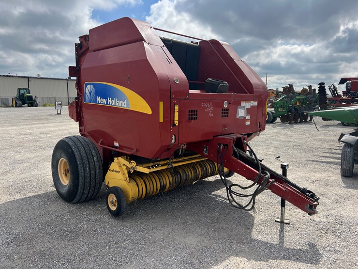 2009-new-holland-br7090-image-10