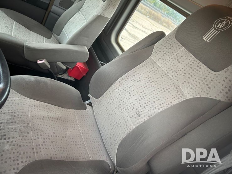 kenworth-t660-image-11