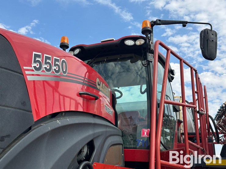 2019-case-ih-trident-5550-image-11