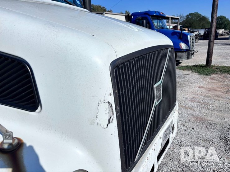 2003-volvo-10-image-64