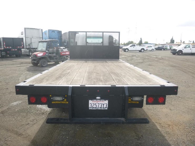 2018-isuzu-nrr-image-6