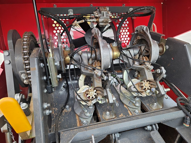 2020-massey-ferguson-1840-image-5