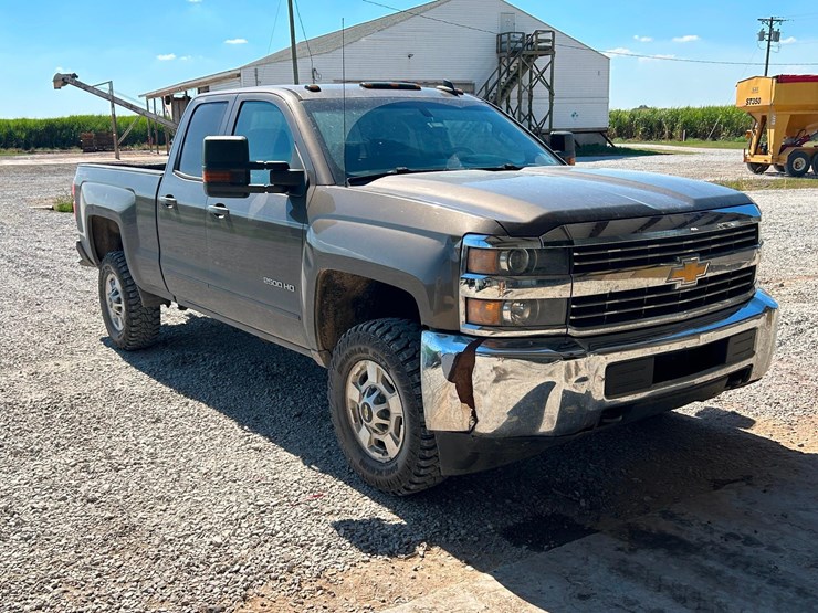 2015-chevrolet-silverado-image-3