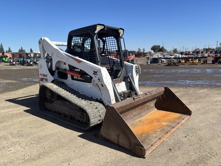 2016-bobcat-t770-image-2