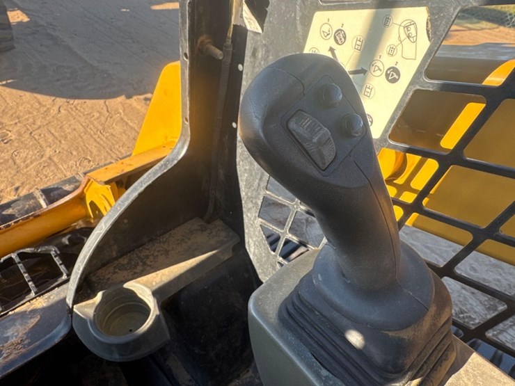 caterpillar-259d3-image-31