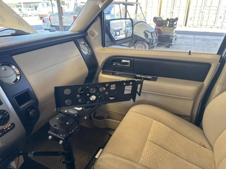 2015-ford-expedition-image-18