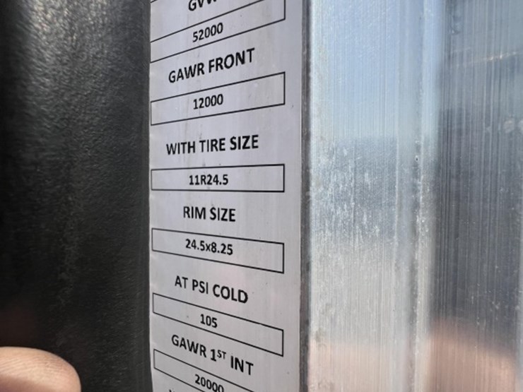 2015-peterbilt-389-image-13