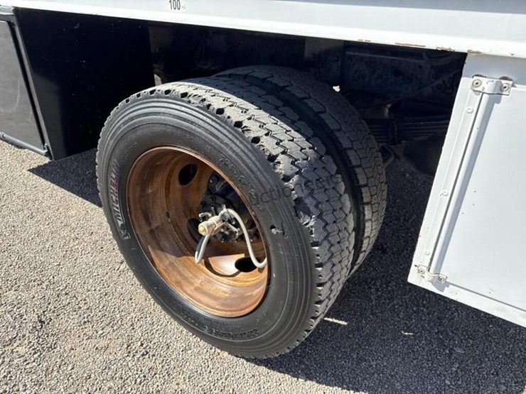 2017-ford-f550-image-8