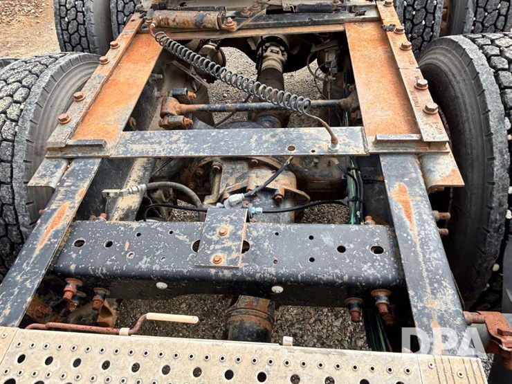 2005-international-9200i-image-31