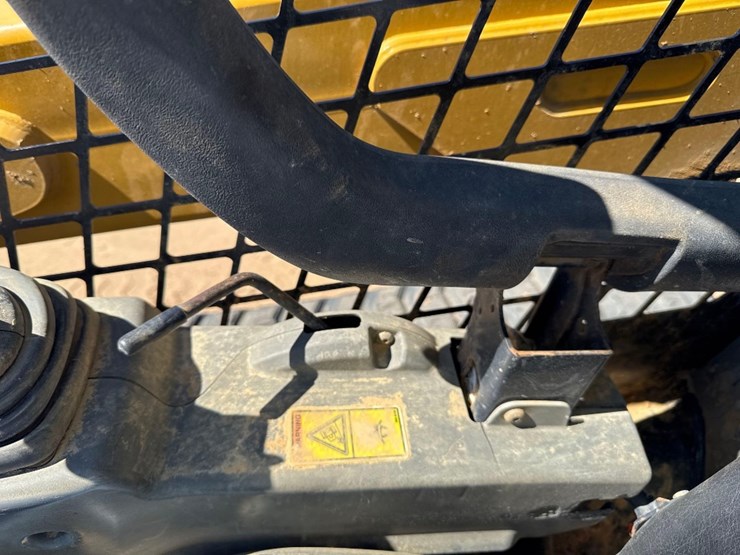 caterpillar-259d-image-21