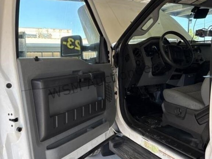 2015-ford-f550-image-24