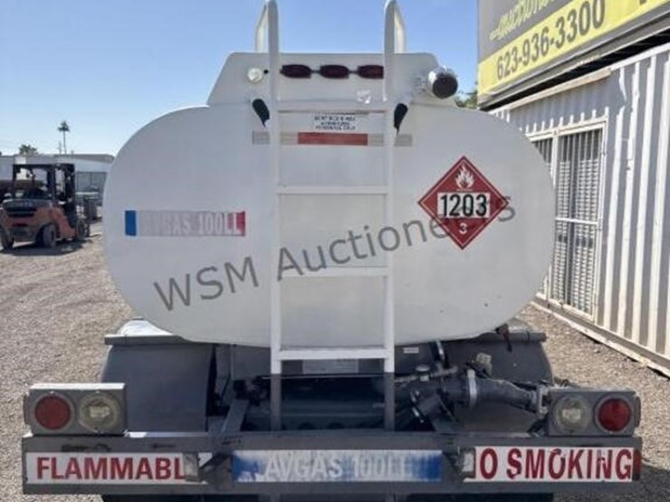 2004-isuzu-npr-image-9