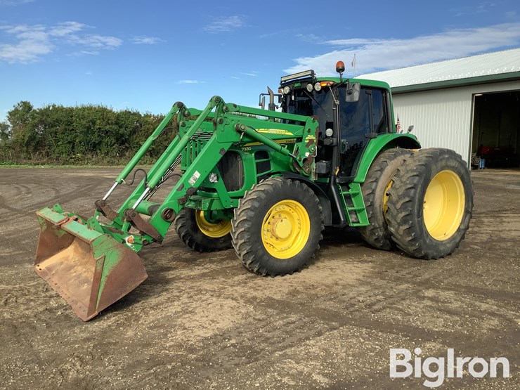 john-deere-7330-premium-image-1