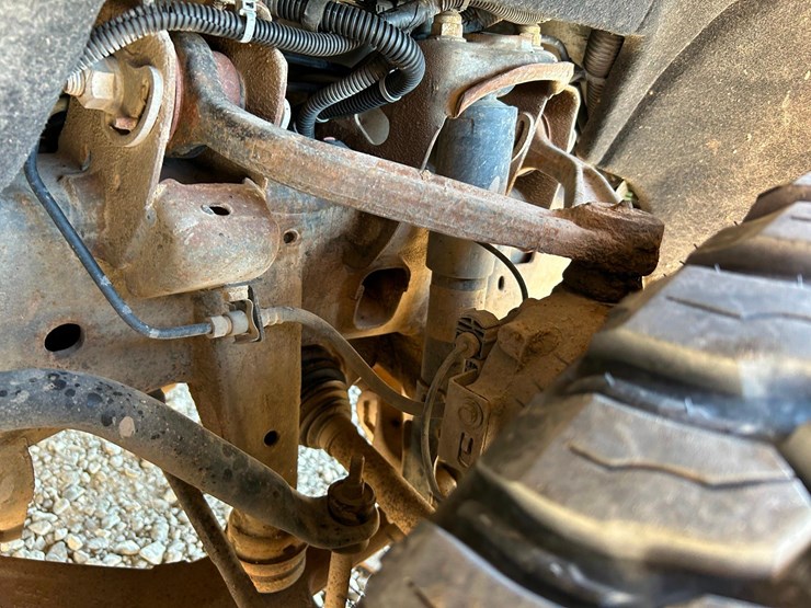 2015-chevrolet-silverado-image-38