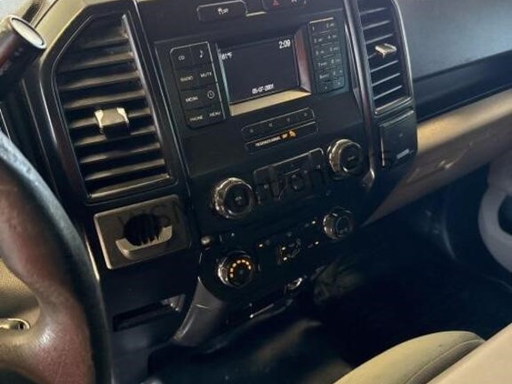 2017-ford-f150-image-18