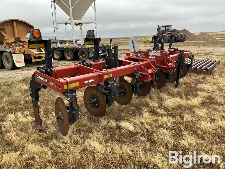 2015-case-ih-2500-image-3