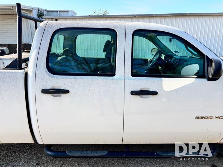 2009-chevrolet-silverado-2500hd-image-43