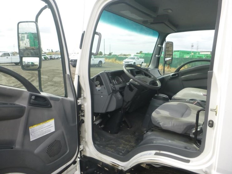 2018-isuzu-nrr-image-9