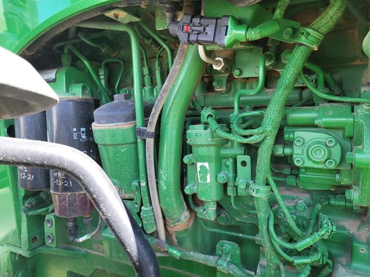 2011-john-deere-8235r-image-48