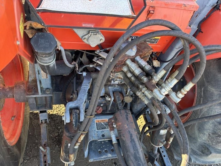 2006-kubota-m6040-image-19