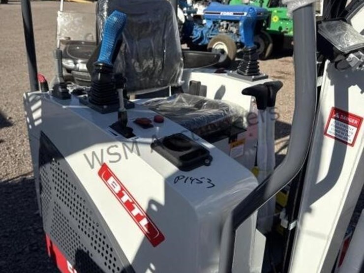 2025-battler-et15h-6-mini-excavator-image-7