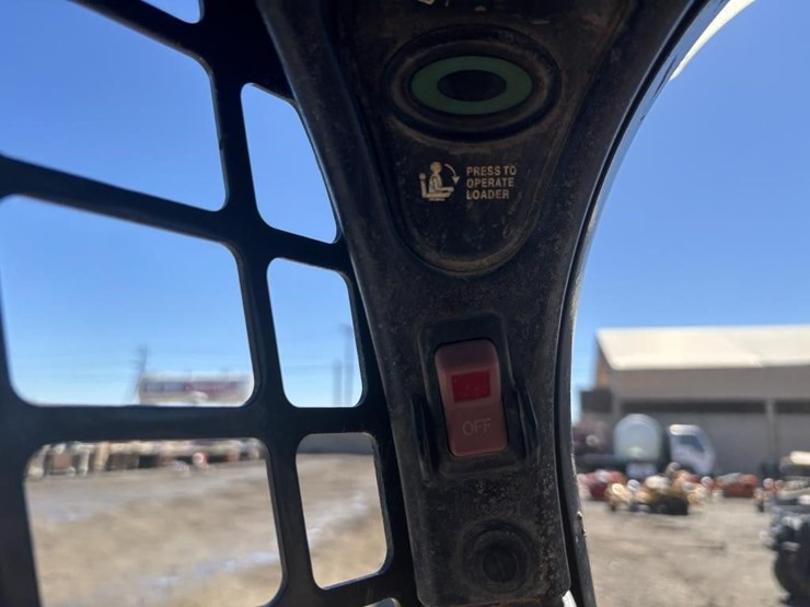 2016-bobcat-t770-image-29