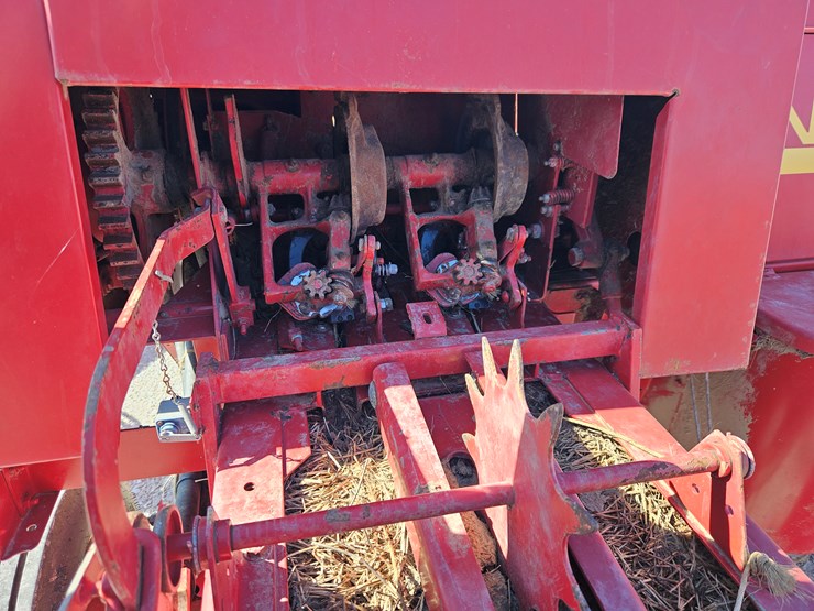 1993-new-holland-565-image-12