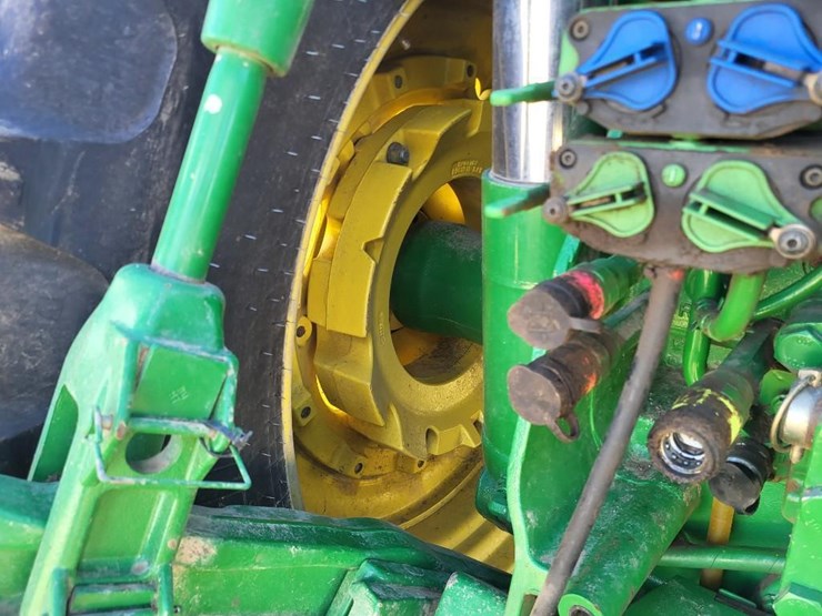 2011-john-deere-8235r-image-27