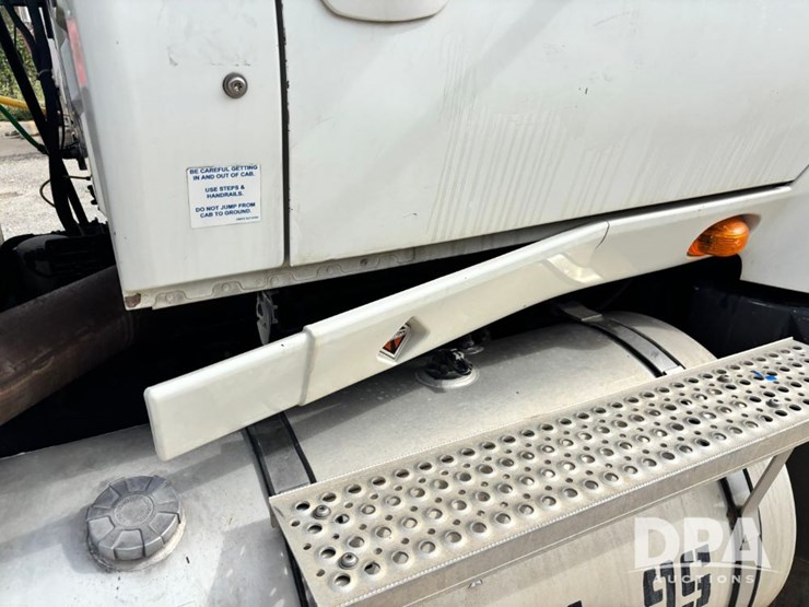 2010-international-prostar-image-48