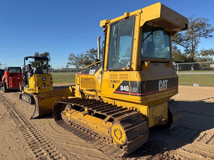 caterpillar-d4g-lgp-image-2