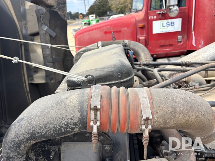 1994-freightliner-fld120-image-58