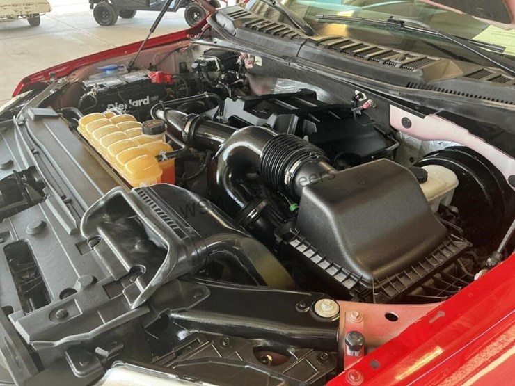 2016-ford-f150-image-13