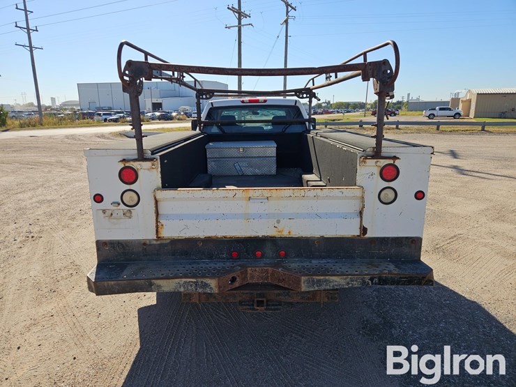 2011-chevrolet-silverado-3500-image-6