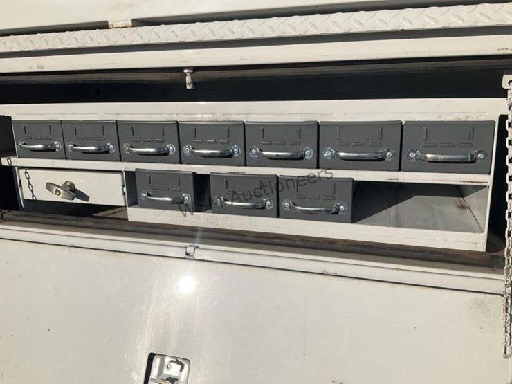 2015-ford-f550-image-10