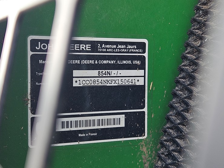 2015-john-deere-854-image-11
