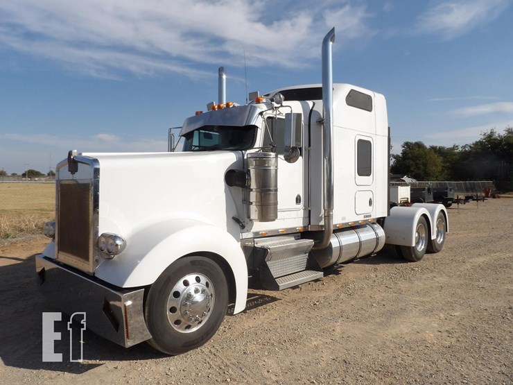 2005-kenworth-w900l-image-1