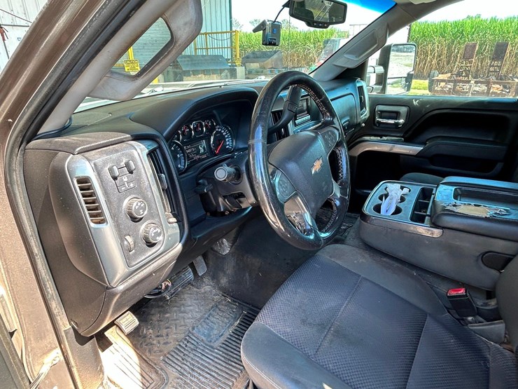 2015-chevrolet-silverado-image-13