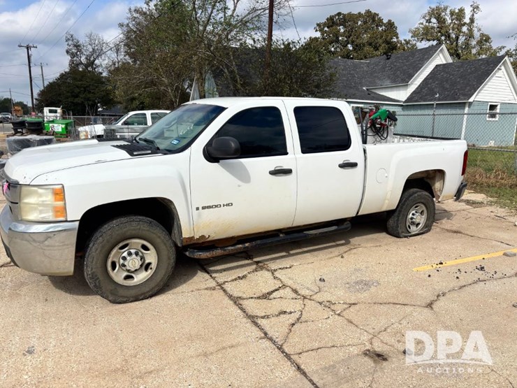 2009-chevrolet-silverado-2500hd-image-12