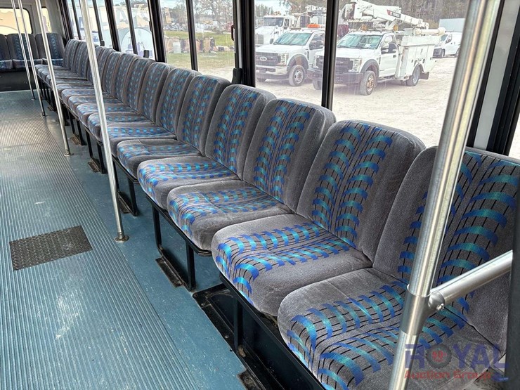 2000-thomas-saf-t-liner-mvp-image-13