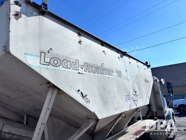 2003-volvo-10-image-48