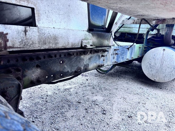 2003-volvo-10-image-47