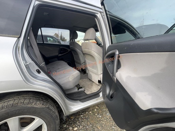 2006-toyota-rav4-image-33