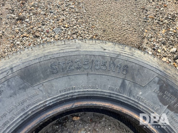 (1)-truck-tire-(gp11887)-image-2