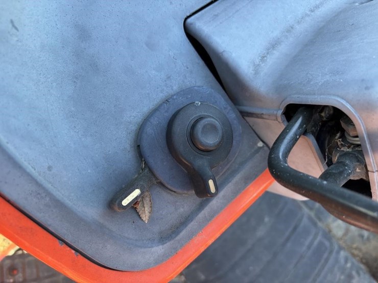 2006-kubota-m6040-image-26