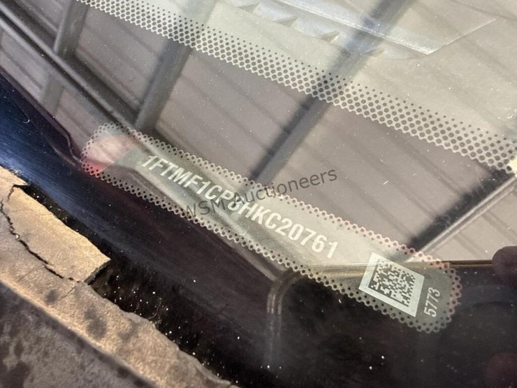 2017-ford-f150-image-14