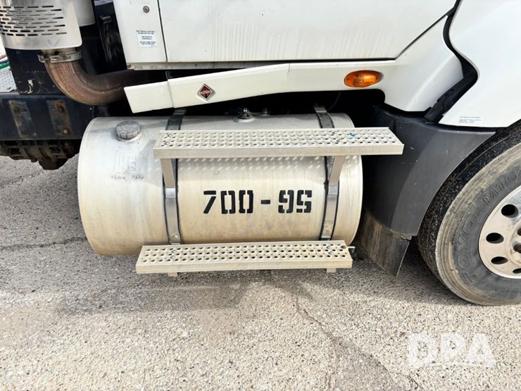 2010-international-prostar-image-47